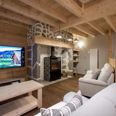 Pere Francois Holiday home Chambon-sur-Lac